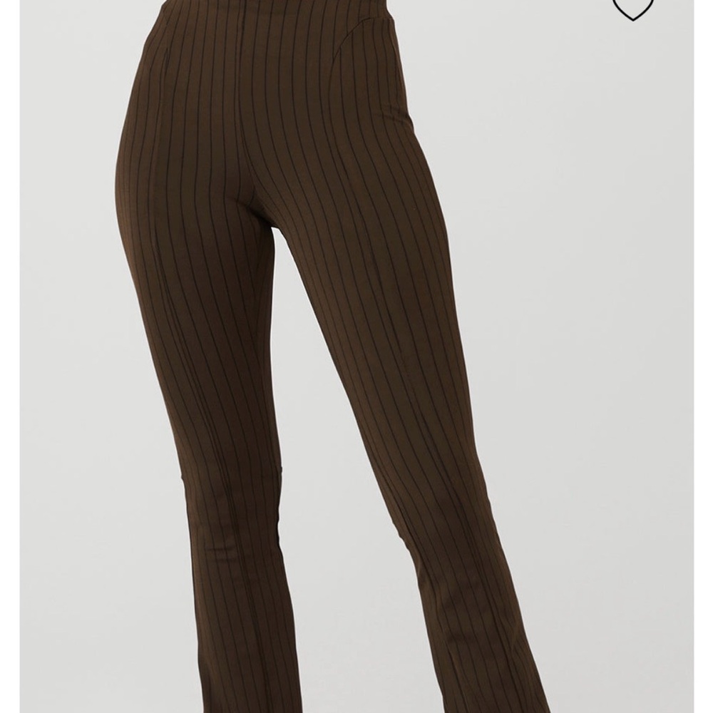 Women’s Alo High waist Pinstripe Flare Legging sz M - Picture 3 of 8